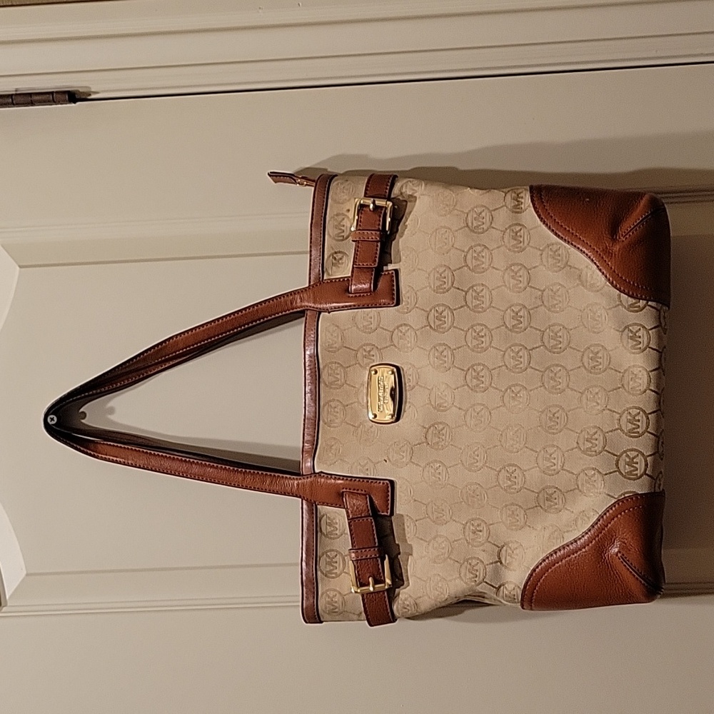 Michael Kors purse